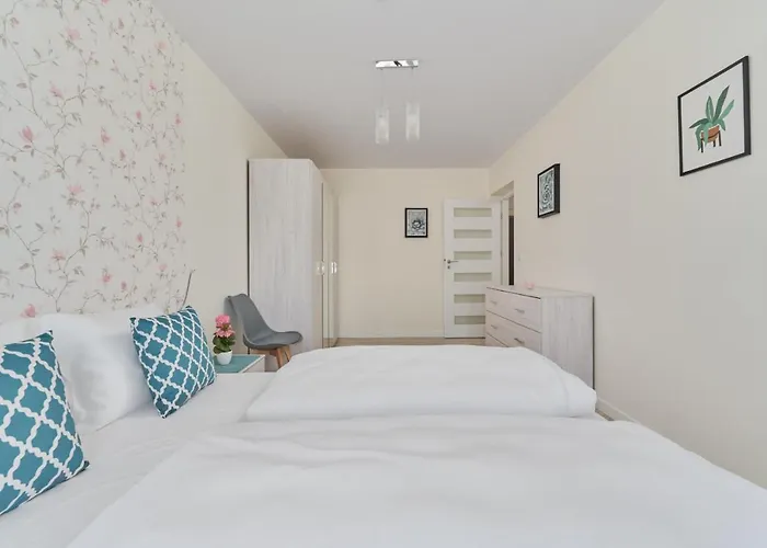 Apartment Piekna With Parking Wroclaw By Noclegi Renters