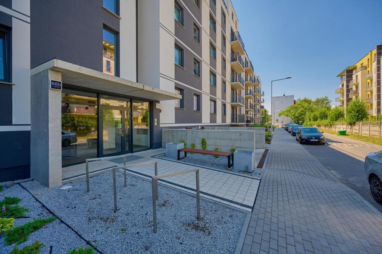 Piekna With Parking By Renters * Breslavia