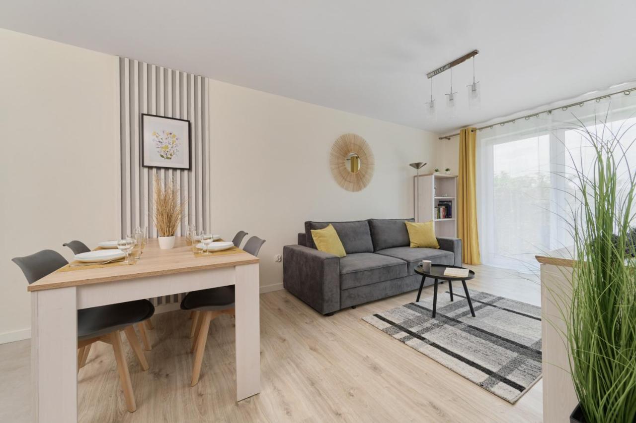 Piekna With Parking By Renters Apartment *