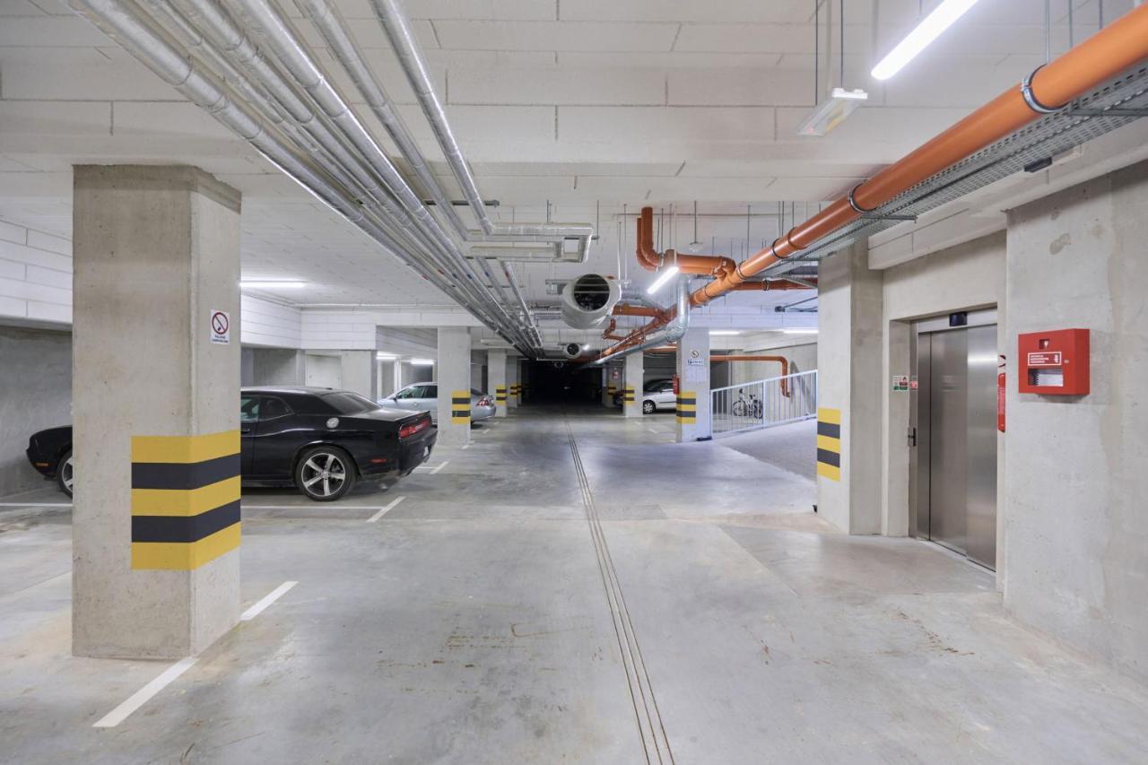 Piekna With Parking By Renters Apartment *